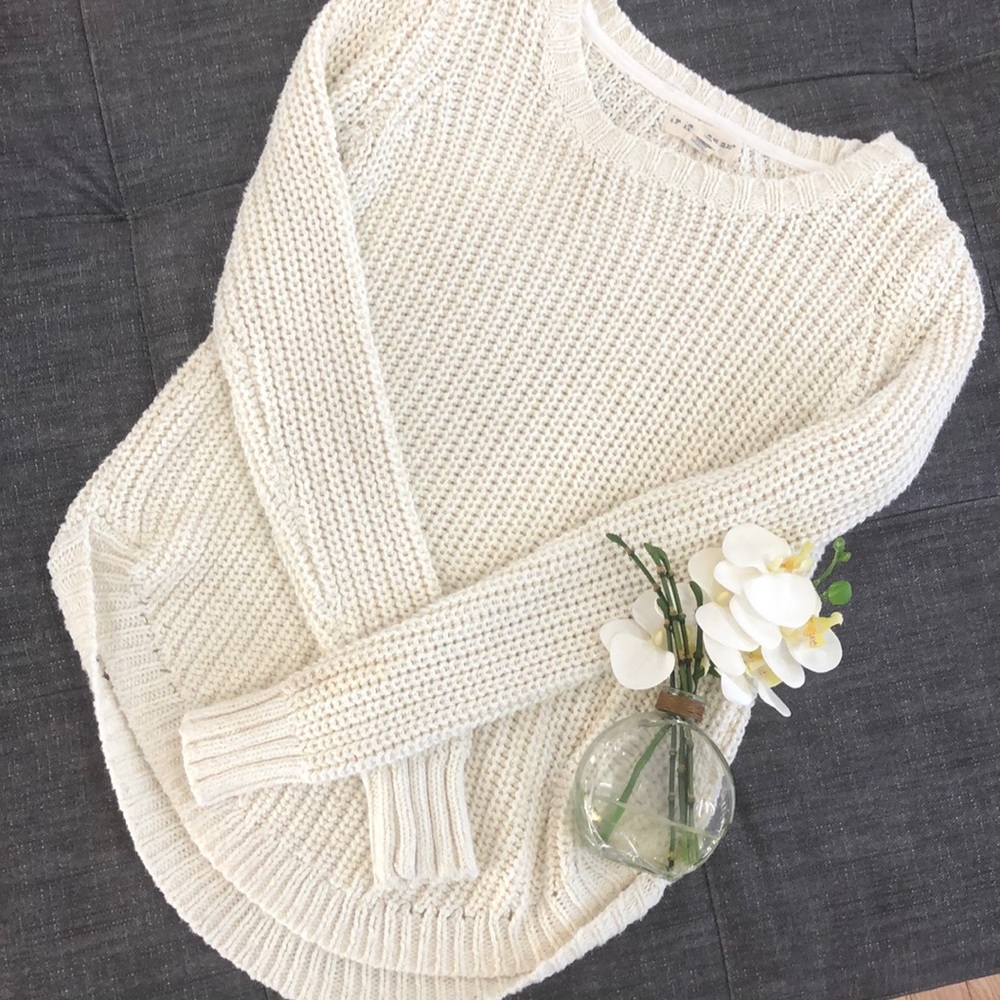 Off White Sweater with Gold Sparkles ✨ Sz Medium